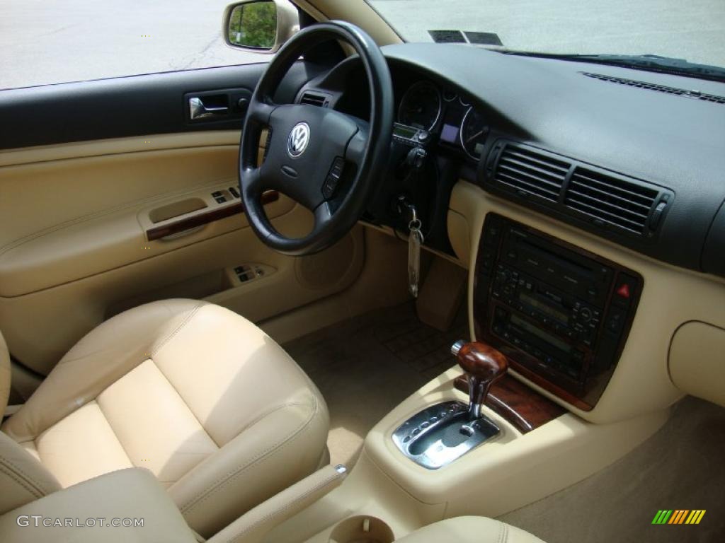 2001 Passat GLX V6 4Motion Sedan - Mojave Beige Metallic / Beige photo #20