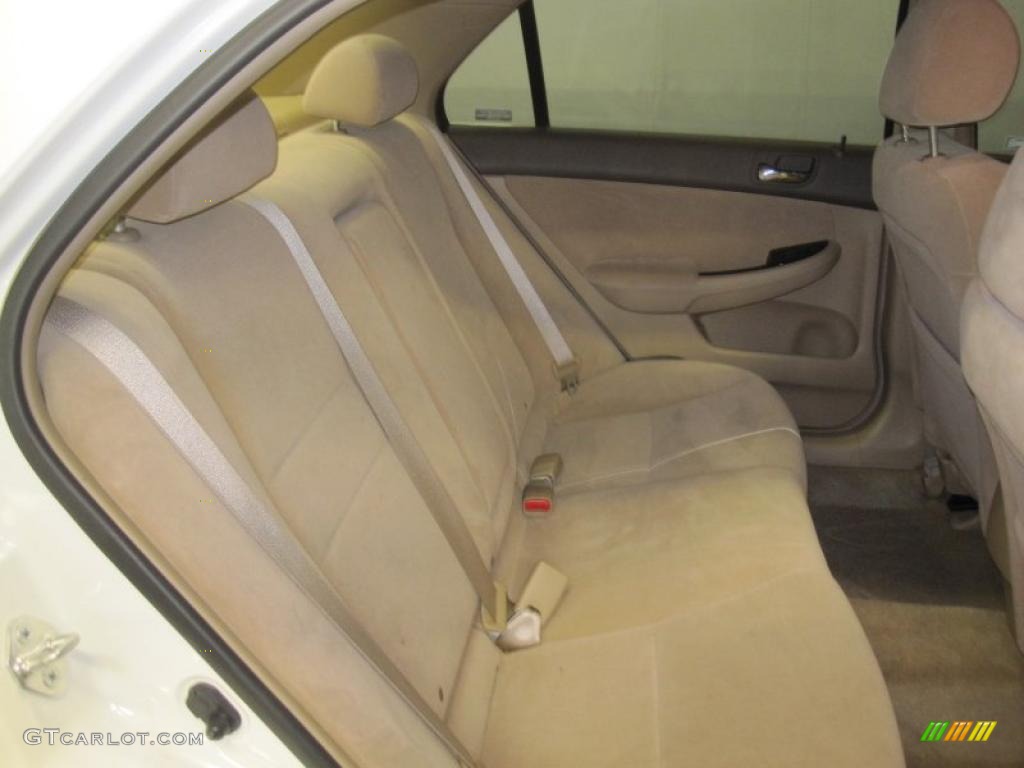 2007 Accord SE Sedan - Taffeta White / Ivory photo #7