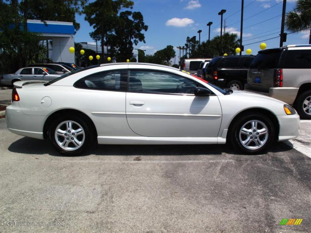 2003 Stratus SXT Coupe - Satin White Pearl / Dark Taupe/Medium Taupe photo #2