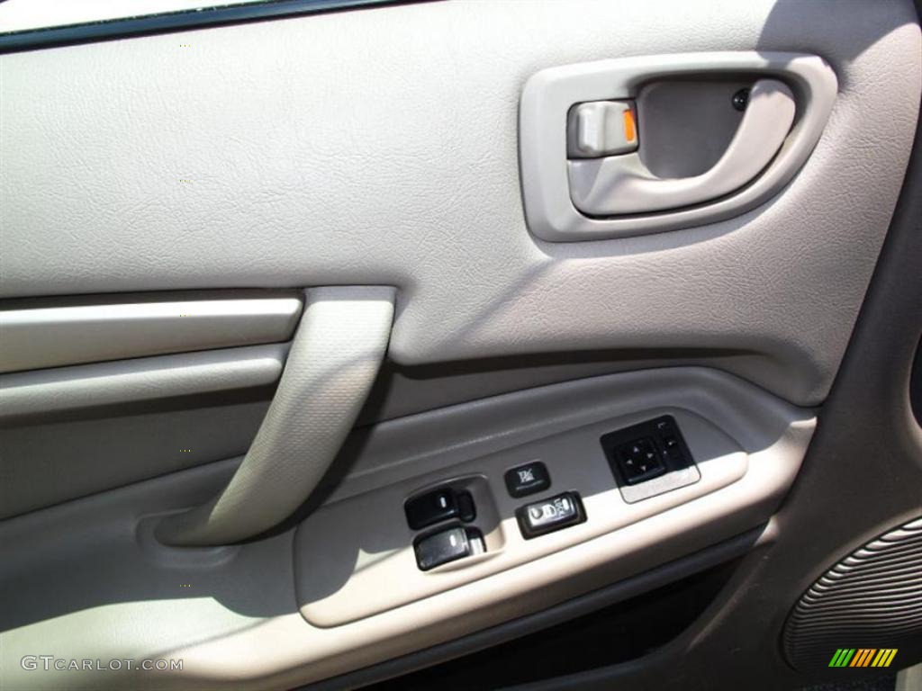 2003 Stratus SXT Coupe - Satin White Pearl / Dark Taupe/Medium Taupe photo #15