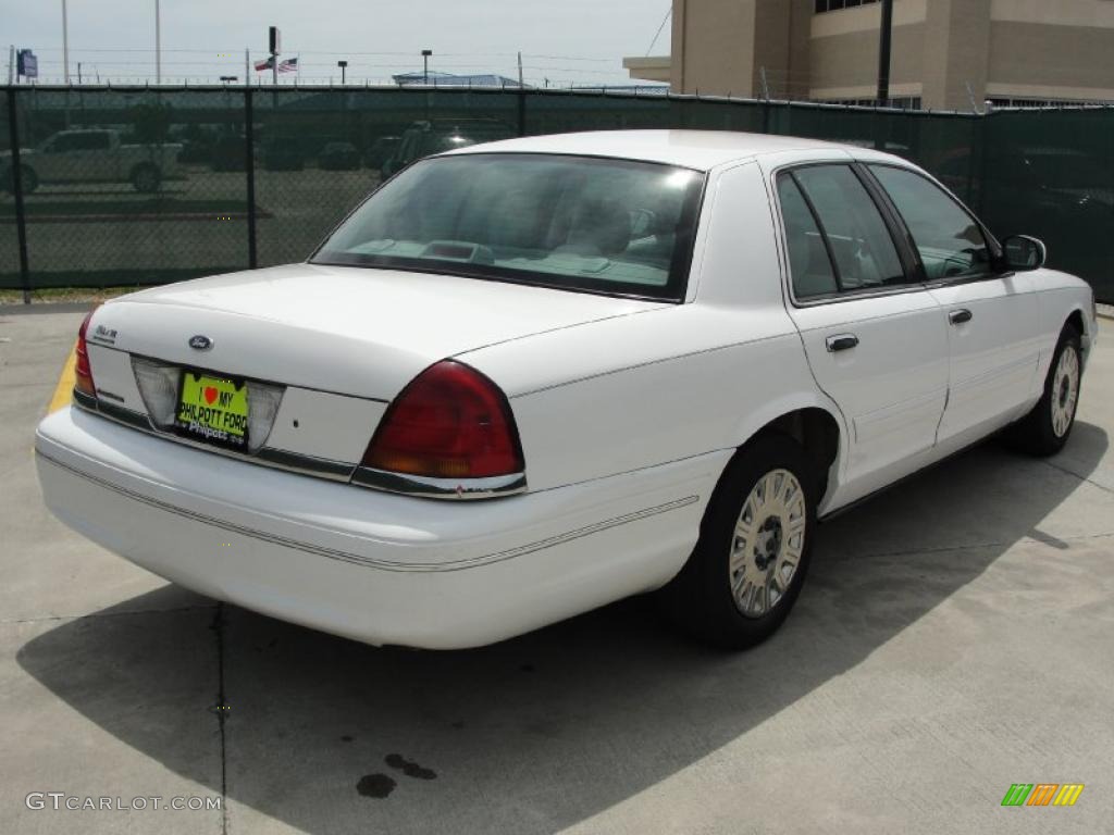 2003 Crown Victoria Sedan - Vibrant White / Light Flint photo #3