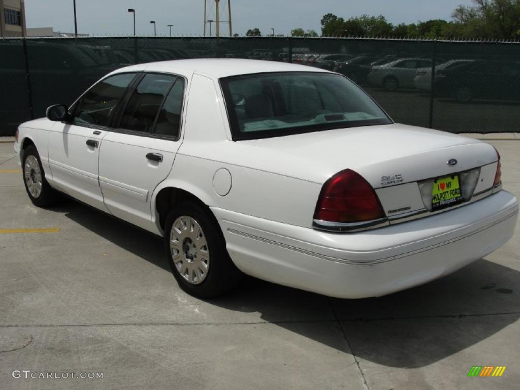 2003 Crown Victoria Sedan - Vibrant White / Light Flint photo #5