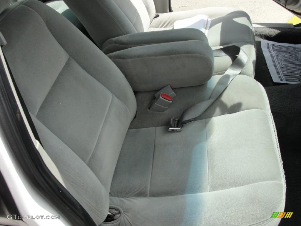 2003 Crown Victoria Sedan - Vibrant White / Light Flint photo #23