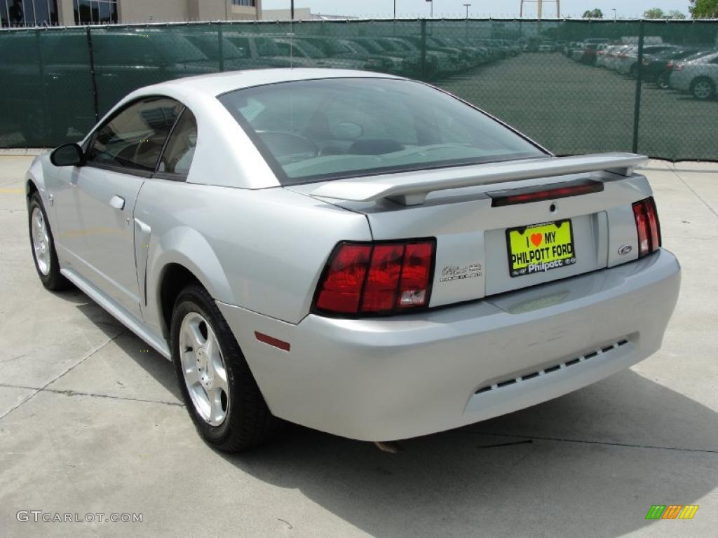 2004 Mustang V6 Coupe - Silver Metallic / Medium Graphite photo #5
