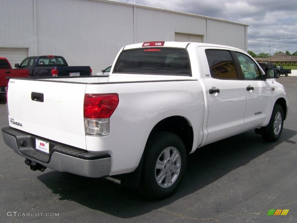 2010 Tundra SR5 CrewMax - Super White / Graphite Gray photo #4