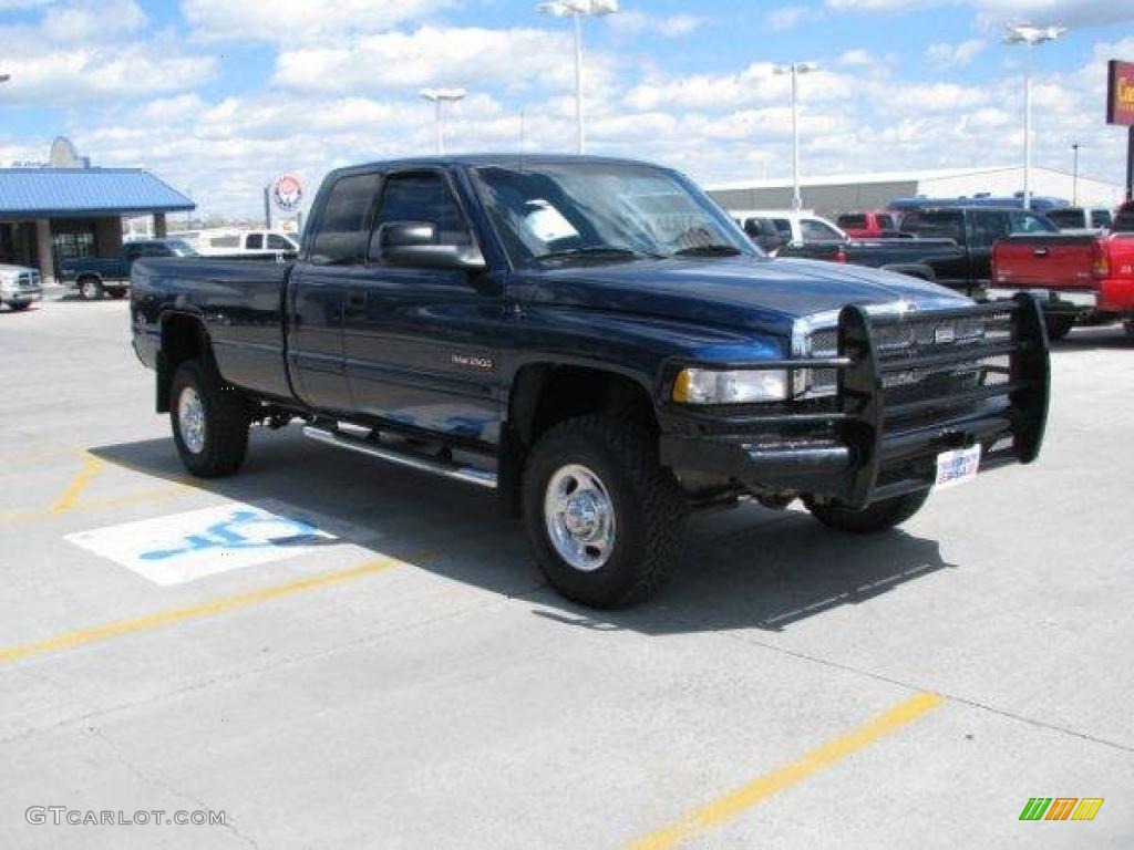 2001 Ram 2500 SLT Quad Cab 4x4 - Patriot Blue Pearl / Agate photo #9