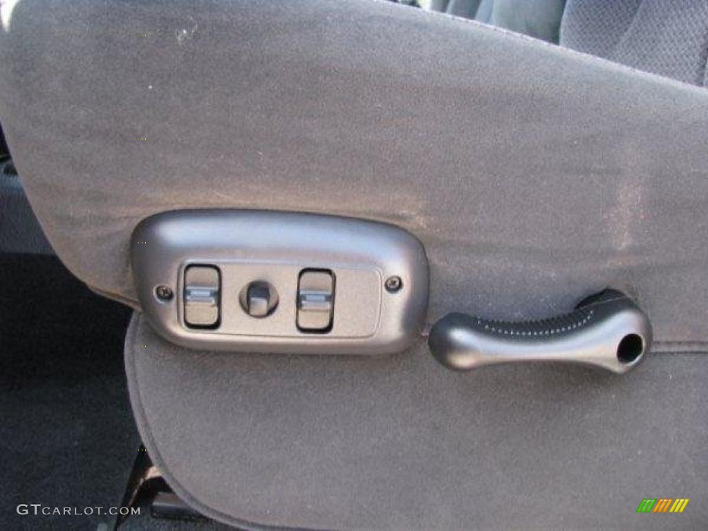 2005 Ram 1500 SLT Daytona Quad Cab 4x4 - Go ManGo! / Dark Slate Gray photo #9