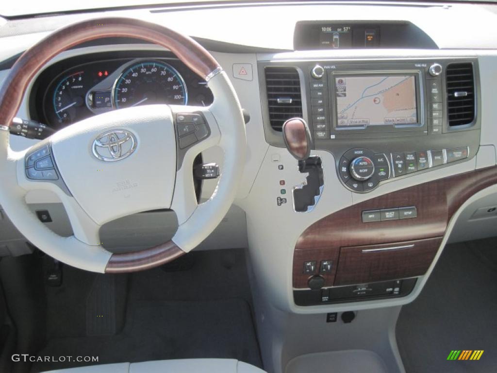 2011 Sienna Limited - Silver Sky Metallic / Light Gray photo #11