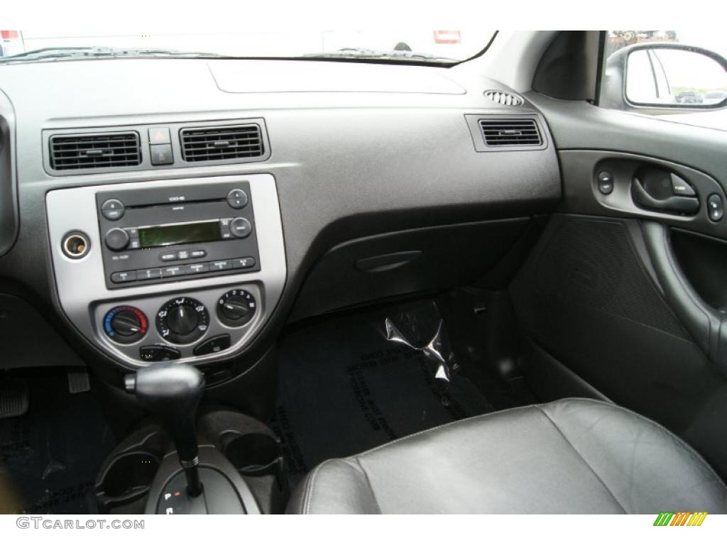 2007 Focus ZX5 SES Hatchback - Dark Toreador Red Metallic / Charcoal photo #21