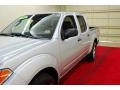 Radiant Silver - Frontier SE Crew Cab Photo No. 4