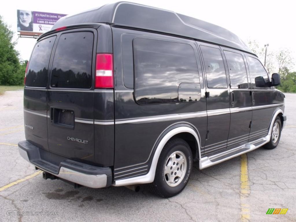 2004 Express 1500 Passenger Conversion Van - Dark Gray Metallic / Medium Dark Pewter photo #5