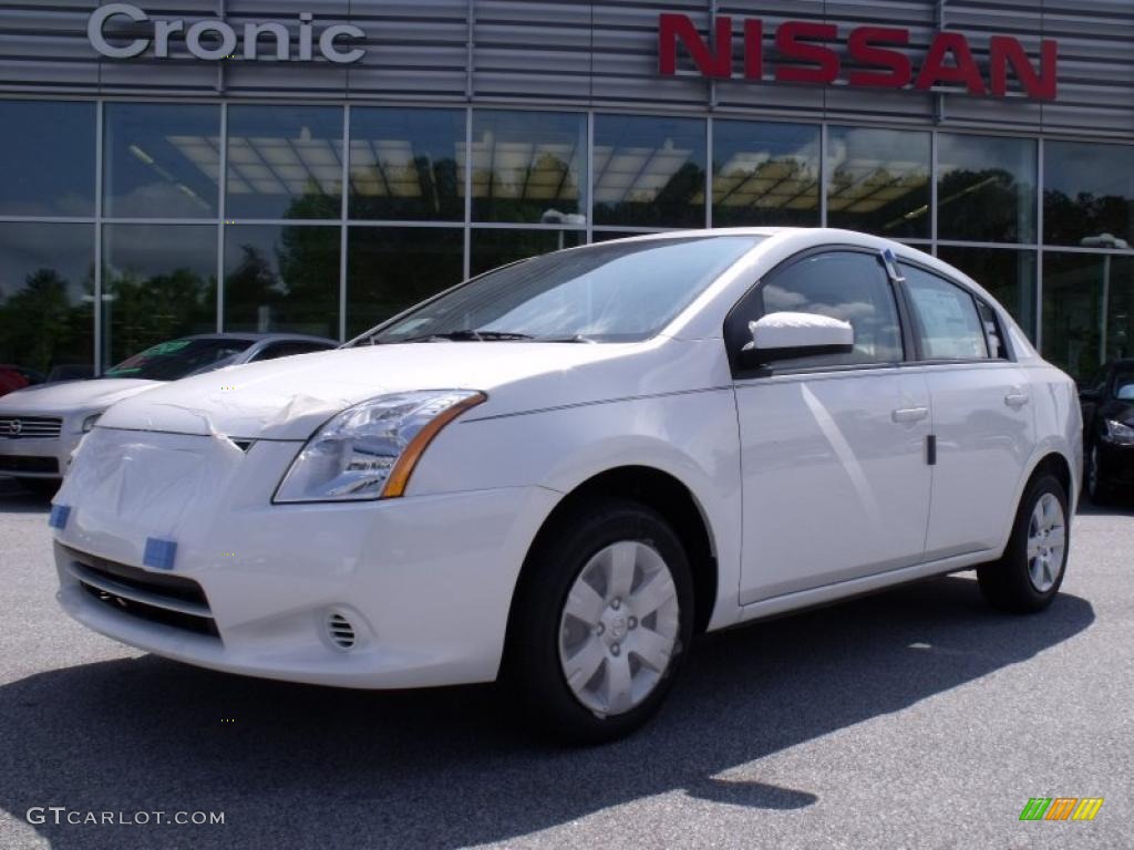 2010 Sentra 2.0 - Aspen White / Charcoal photo #1