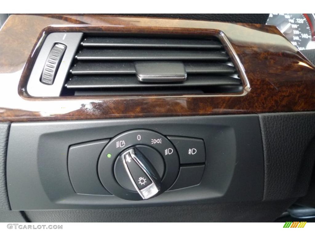 2010 BMW 3 Series 328i xDrive Coupe Controls Photo #29189909