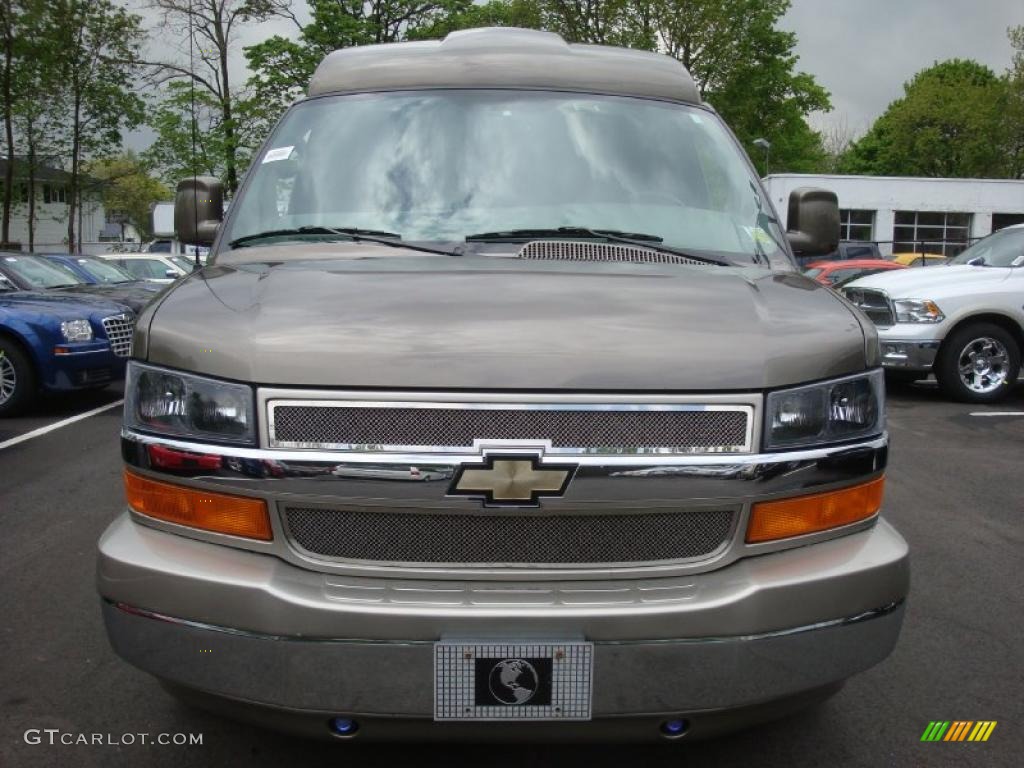 2008 Express 1500 Passenger Conversion Van - Sandstone Metallic / Neutral photo #2
