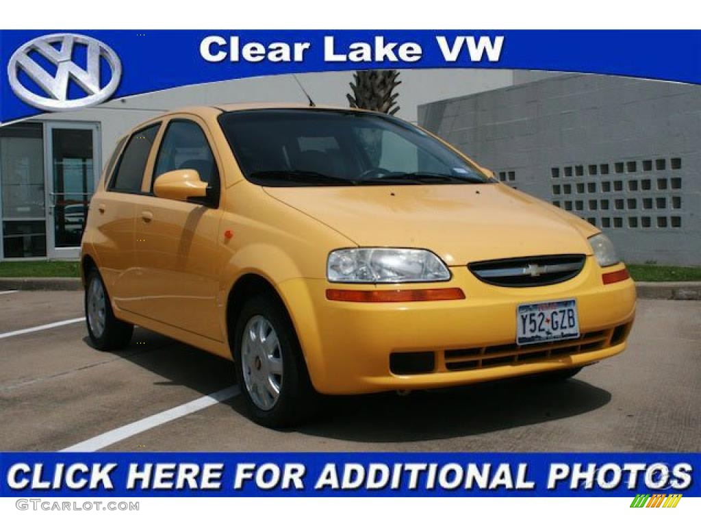 2004 Aveo LS Hatchback - Summer Yellow / Gray photo #1
