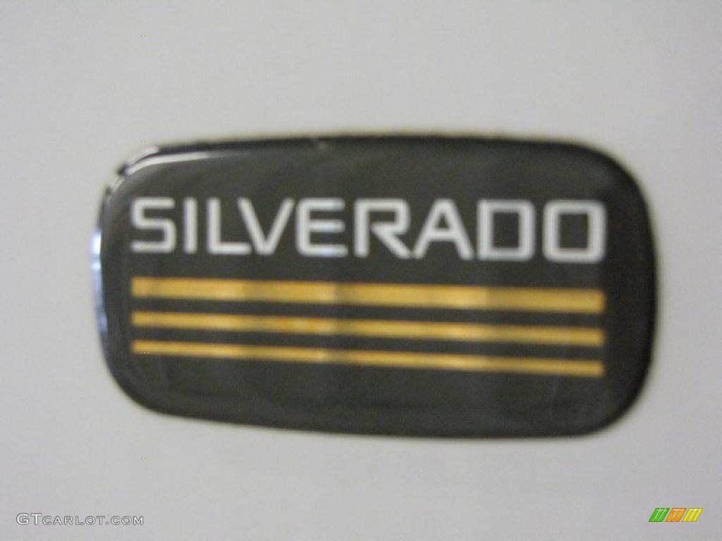 2003 Silverado 2500HD LS Regular Cab - Summit White / Dark Charcoal photo #9