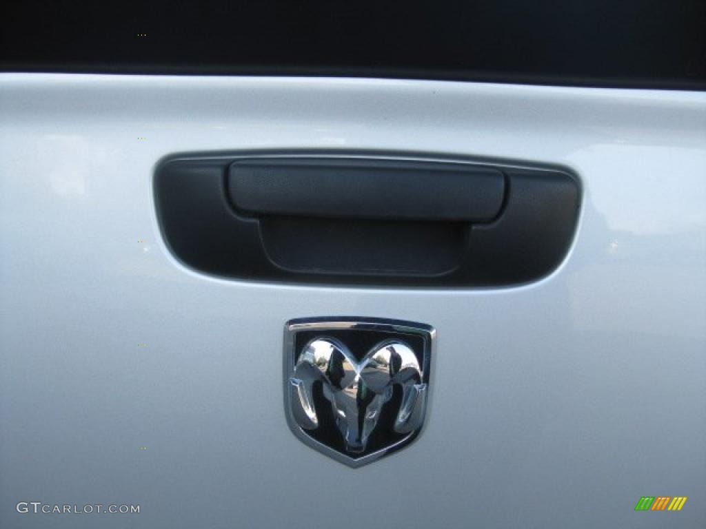 2007 Ram 1500 Big Horn Edition Quad Cab 4x4 - Bright Silver Metallic / Medium Slate Gray photo #17