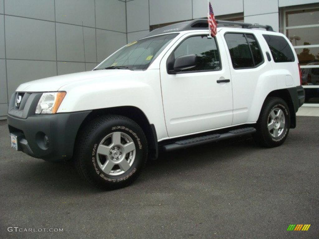 2008 Xterra S - Avalanche White / Sandstone photo #2