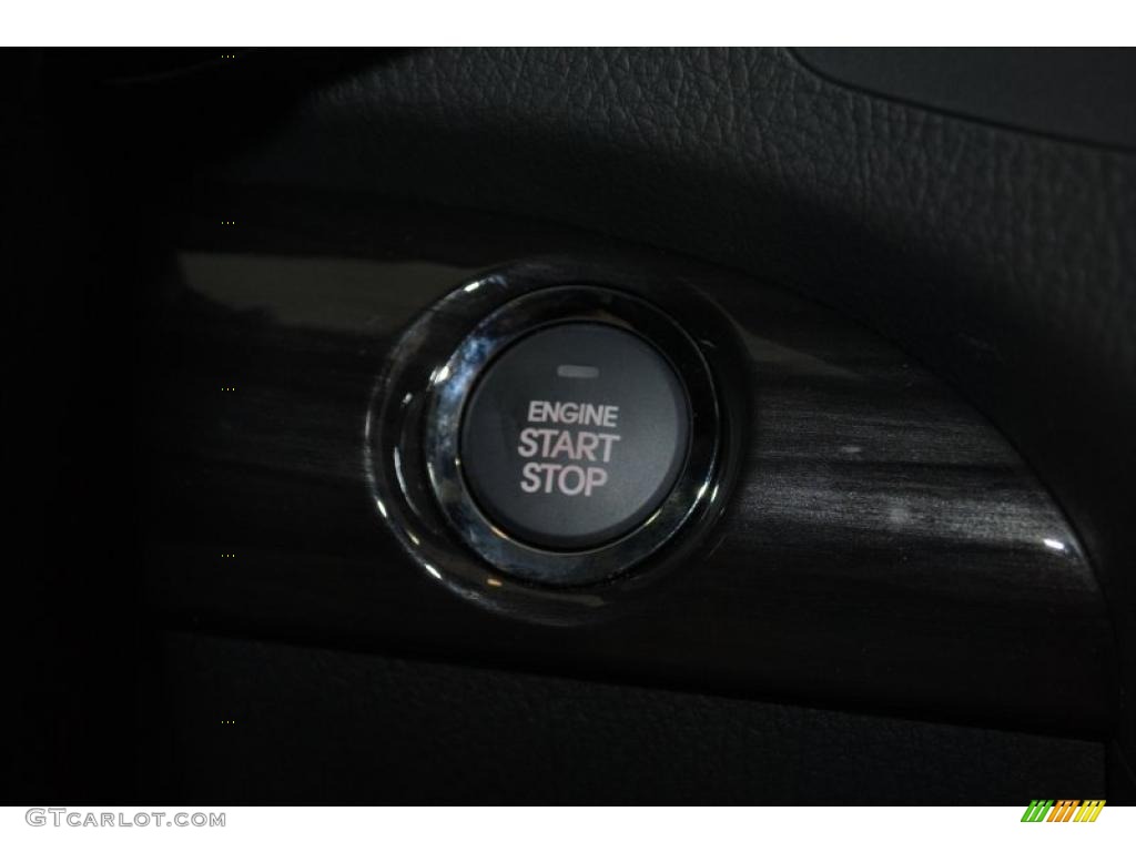 2011 Sorento EX V6 AWD - Bright Silver / Black photo #37