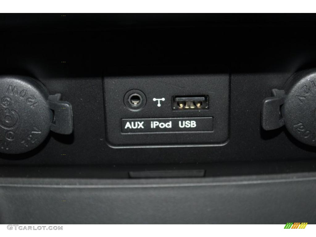 2011 Sorento EX V6 AWD - Bright Silver / Black photo #44