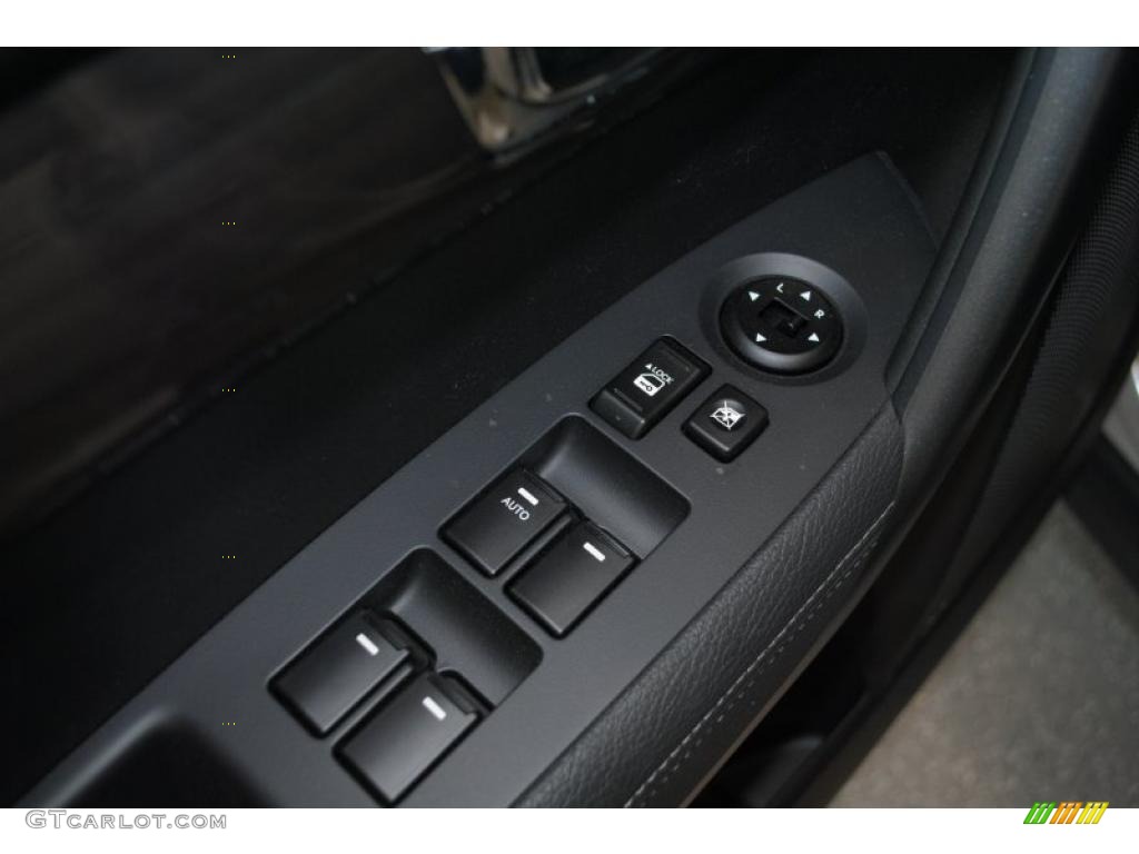 2011 Sorento EX V6 AWD - Bright Silver / Black photo #50