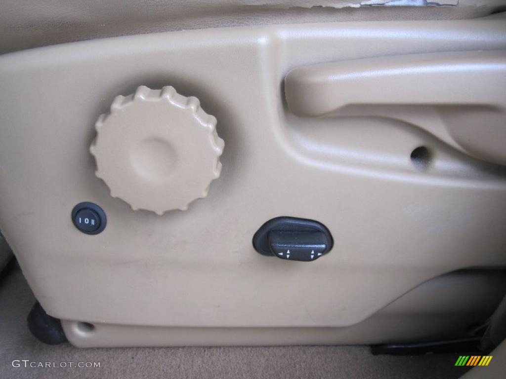 2003 Rendezvous CXL AWD - Olympic White / Medium Oak photo #15