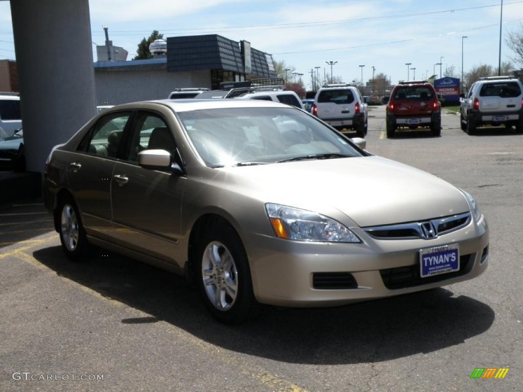 2006 Accord EX Sedan - Desert Mist Metallic / Ivory photo #3