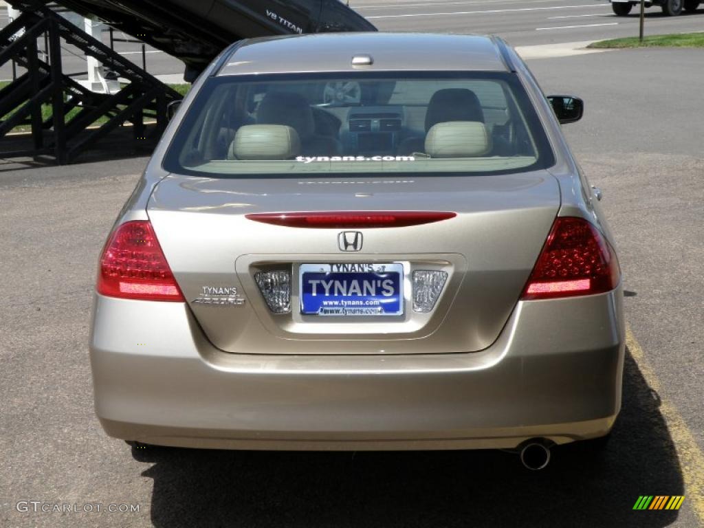 2006 Accord EX Sedan - Desert Mist Metallic / Ivory photo #5