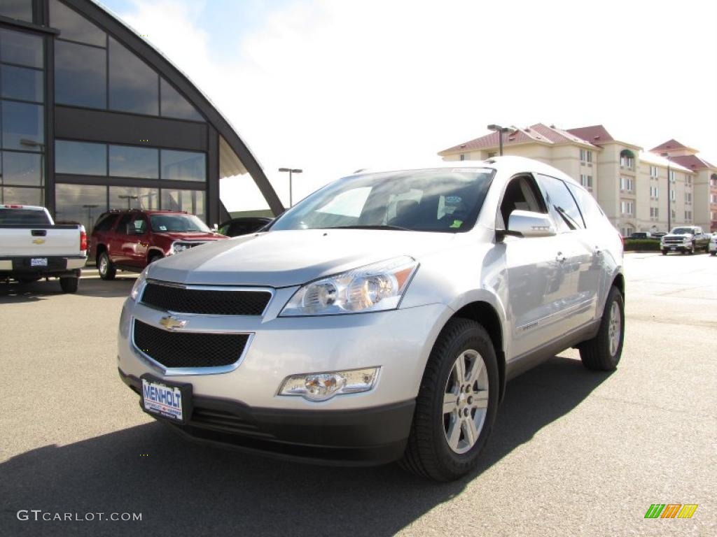 2009 Traverse LT AWD - Silver Ice Metallic / Ebony photo #2