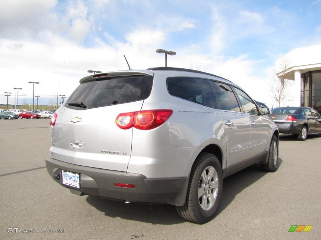 2010 Traverse LT AWD - Silver Ice Metallic / Ebony photo #3