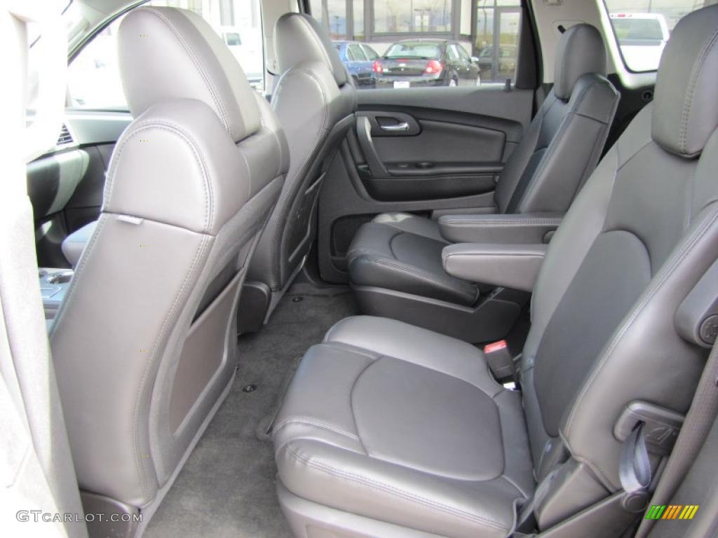 2010 Traverse LT AWD - Silver Ice Metallic / Ebony photo #5