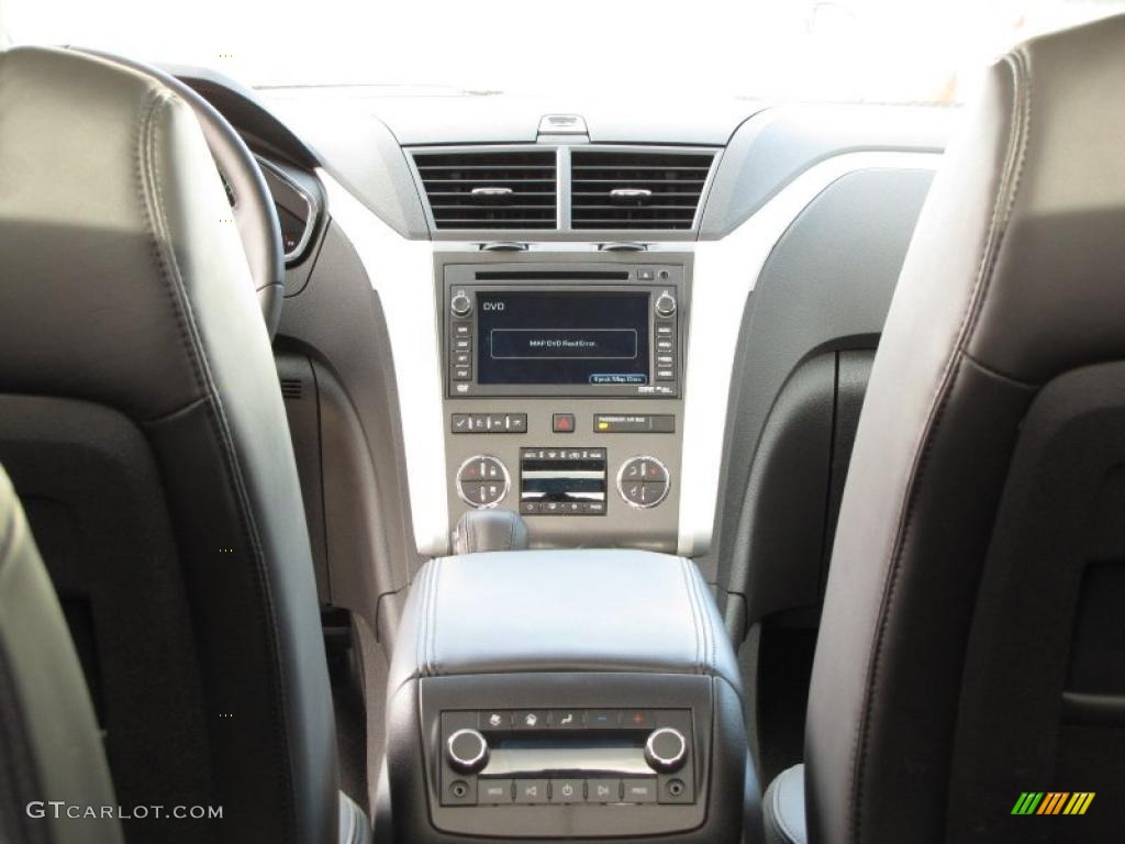2010 Traverse LT AWD - Silver Ice Metallic / Ebony photo #9