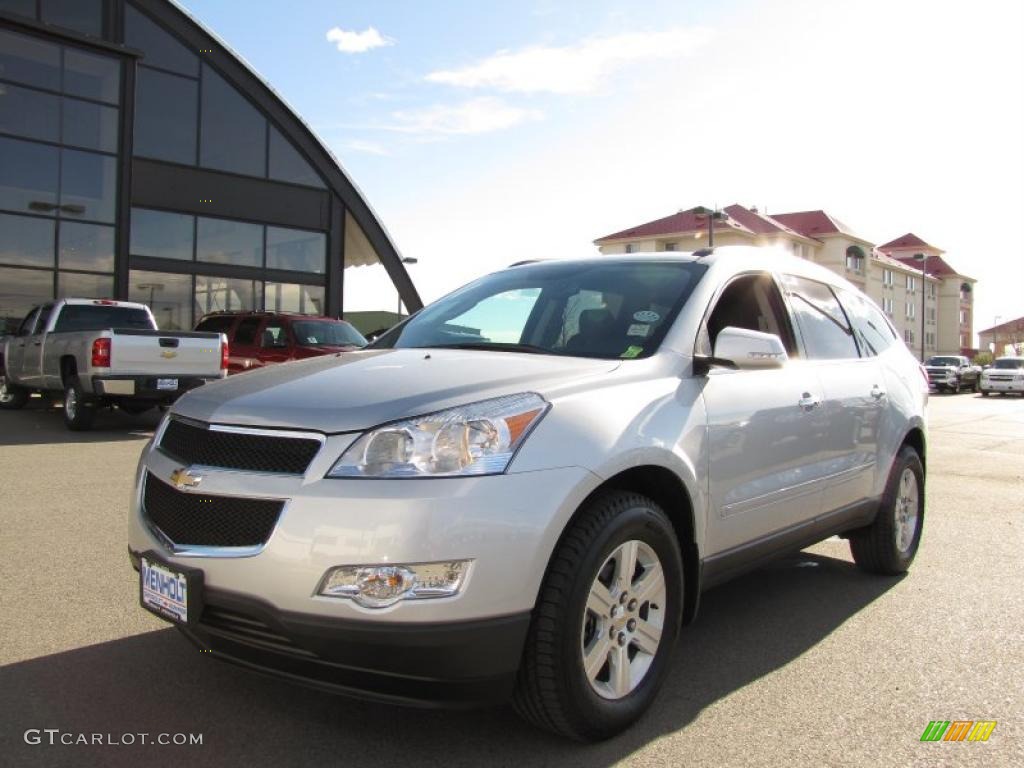 2010 Traverse LT AWD - Silver Ice Metallic / Ebony photo #2