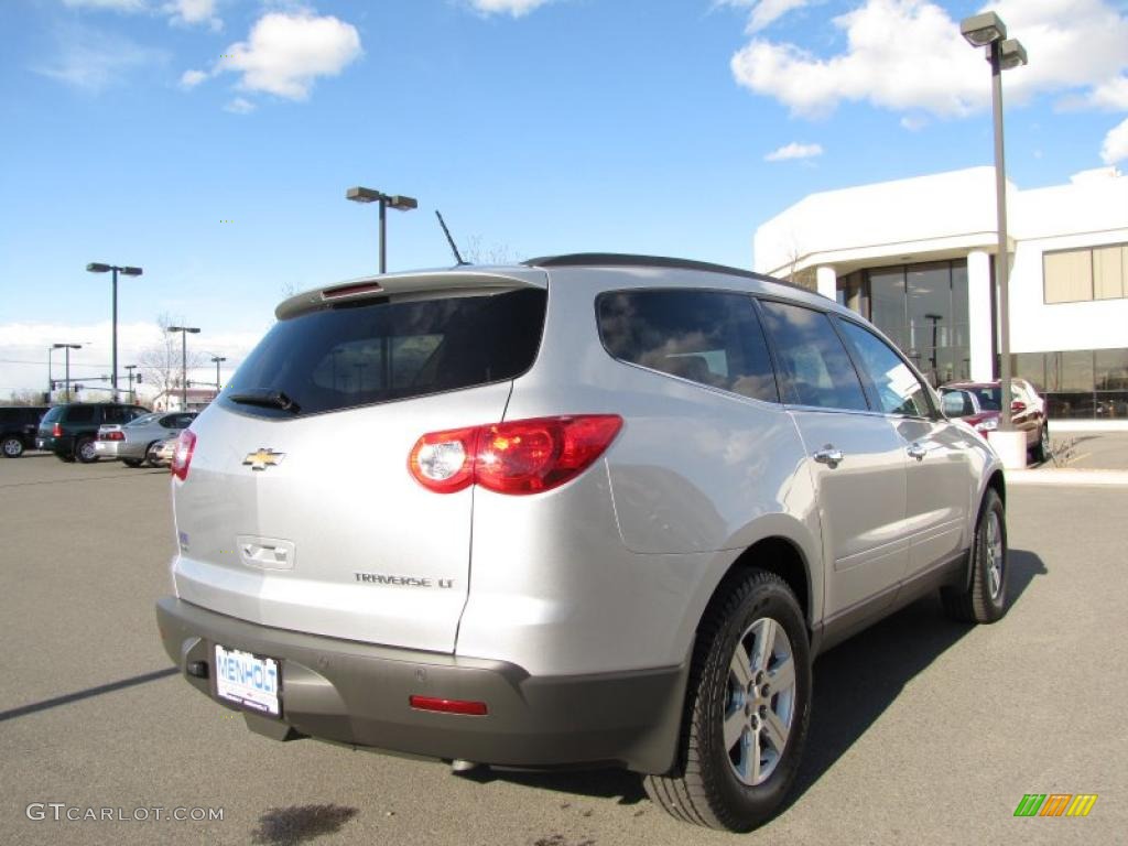 2010 Traverse LT AWD - Silver Ice Metallic / Ebony photo #3