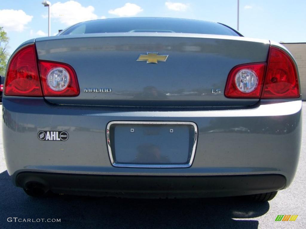 2009 Malibu LS Sedan - Silver Moss Metallic / Ebony photo #6