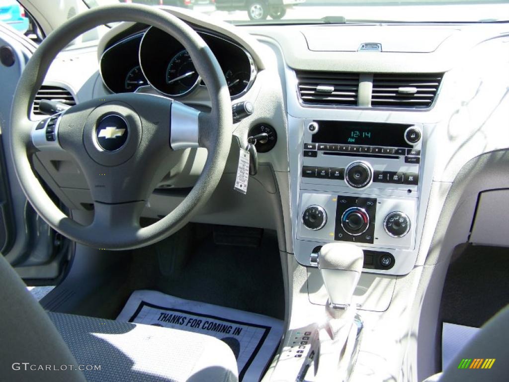 2009 Malibu LS Sedan - Silver Moss Metallic / Ebony photo #15