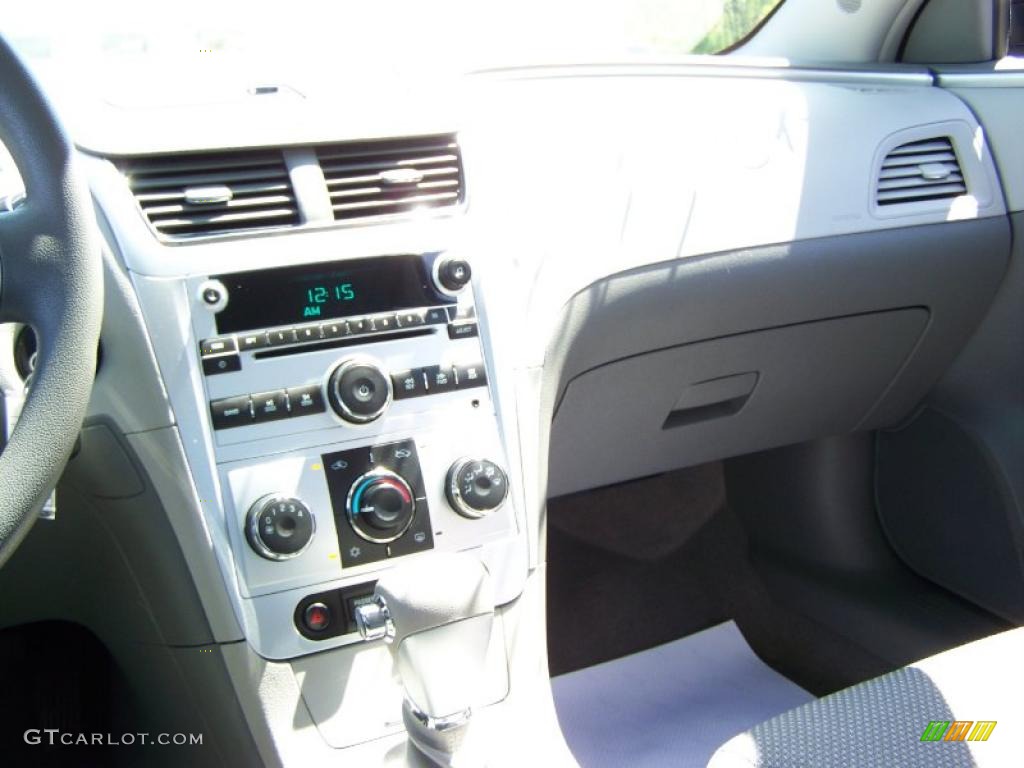 2009 Malibu LS Sedan - Silver Moss Metallic / Ebony photo #19