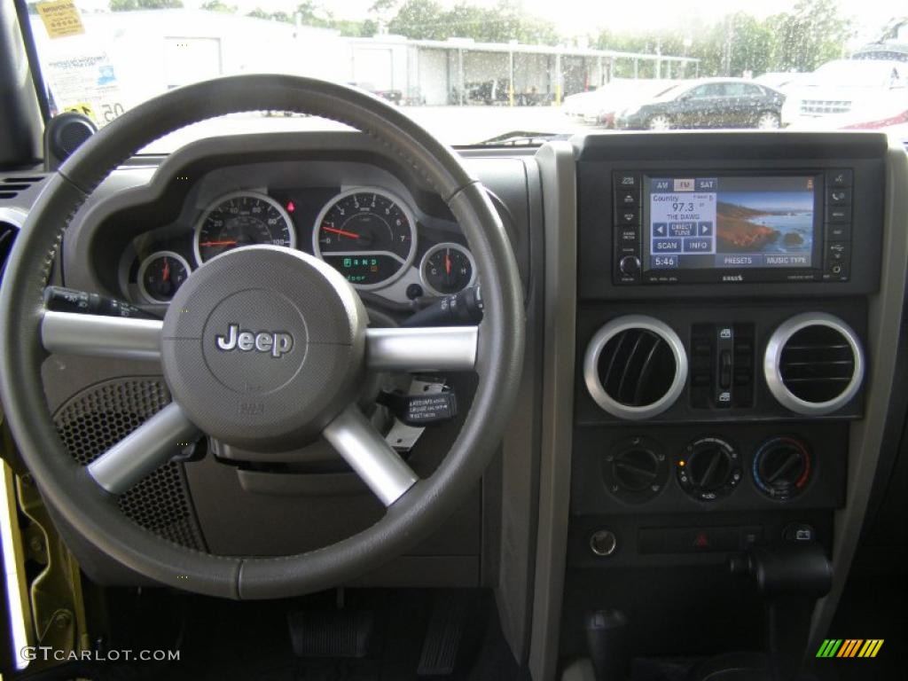 2008 Wrangler Unlimited Sahara 4x4 - Rescue Green Metallic / Dark Slate Gray/Med Slate Gray photo #11