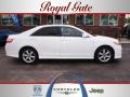 Super White - Camry SE Photo No. 2