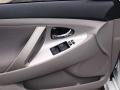 Super White - Camry SE Photo No. 15