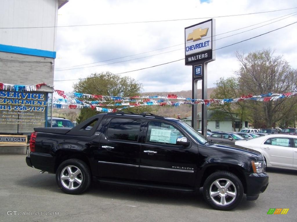 2010 Avalanche LTZ 4x4 - Black / Ebony photo #1