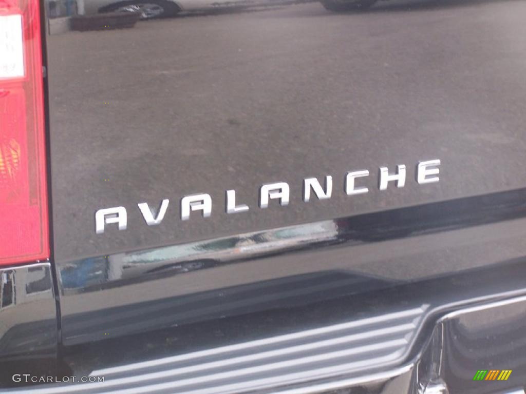 2010 Avalanche LTZ 4x4 - Black / Ebony photo #7