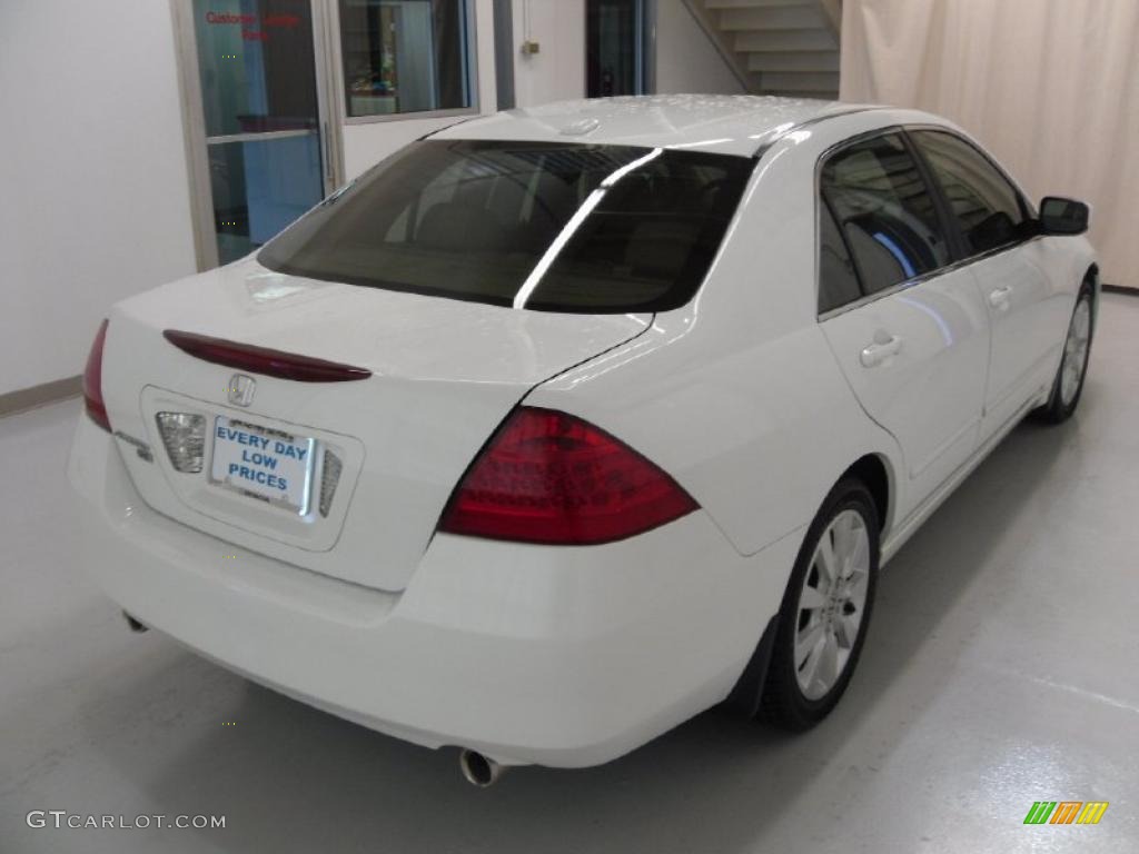 2007 Accord EX-L V6 Sedan - Taffeta White / Ivory photo #4