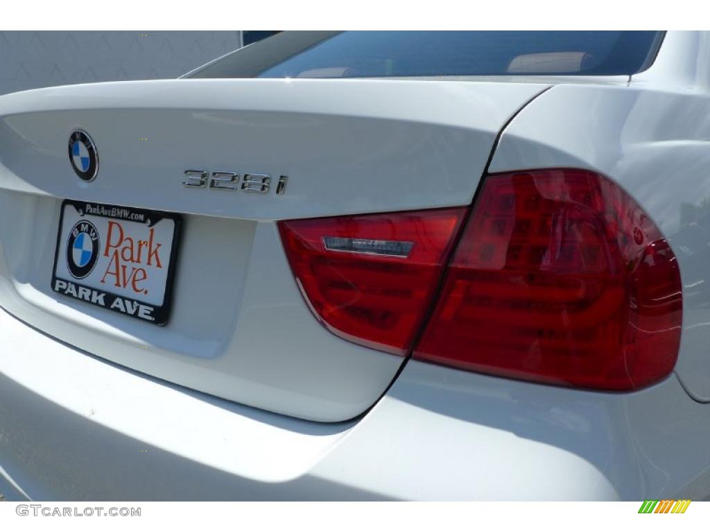 2010 3 Series 328i xDrive Sedan - Alpine White / Chestnut Brown Dakota Leather photo #14