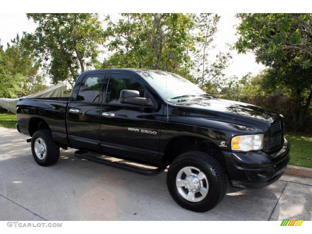 2004 Ram 2500 Laramie Quad Cab 4x4 - Black / Dark Slate Gray photo #12