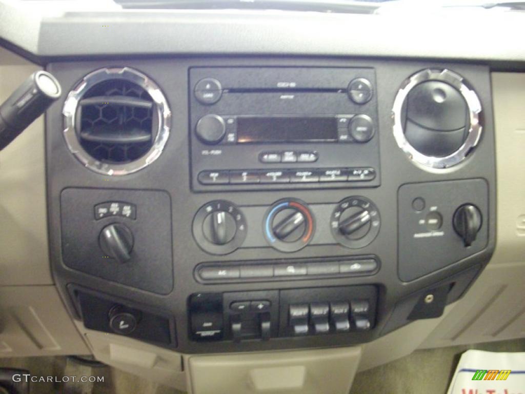 2008 F350 Super Duty XLT Regular Cab 4x4 - Bright Red / Camel photo #12