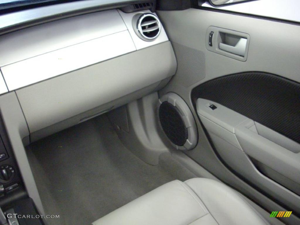 2009 Mustang V6 Convertible - Vista Blue Metallic / Light Graphite photo #9