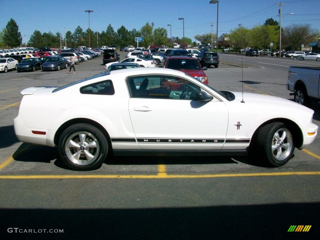 2007 Mustang V6 Premium Coupe - Performance White / Medium Parchment photo #5