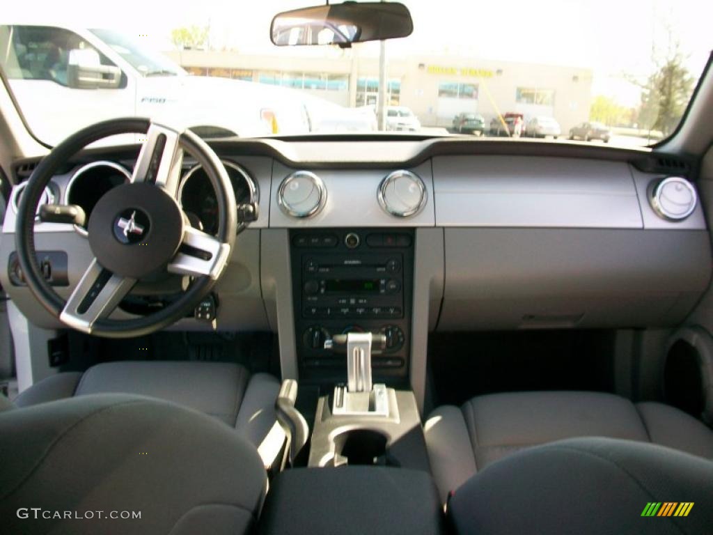 2007 Mustang V6 Premium Coupe - Performance White / Medium Parchment photo #14