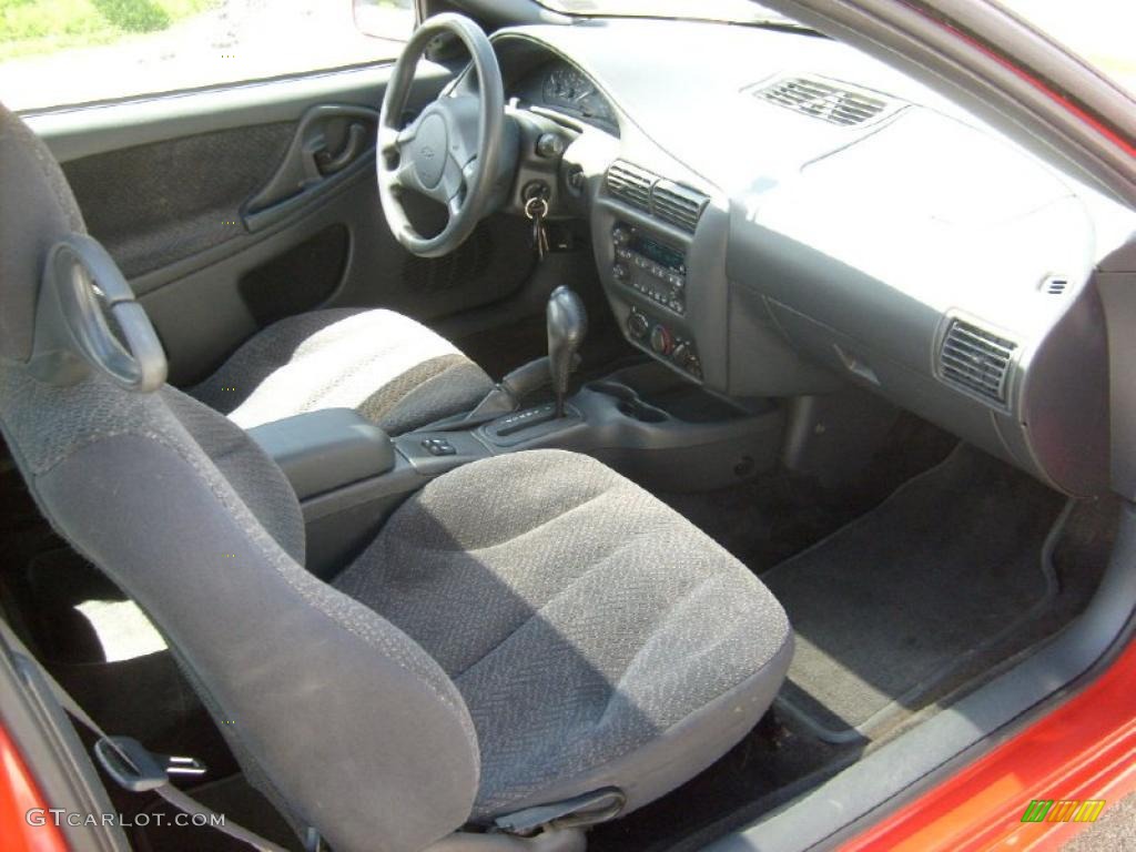 2003 Cavalier LS Sport Coupe - Victory Red / Graphite Gray photo #17